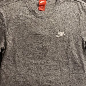 Men's New Nike Tee